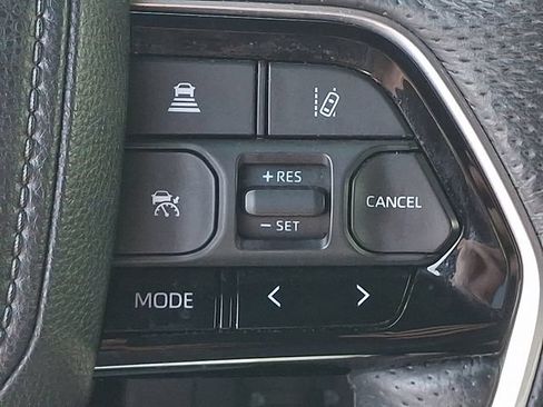 Used 2023 Toyota Tundra Platinum AWD/4WD image 22