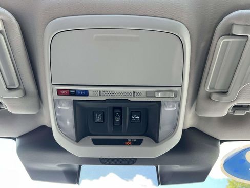 Used 2022 Subaru Forester Premium AWD/4WD image 31