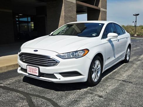 Used 2018 Ford Fusion SE image 3