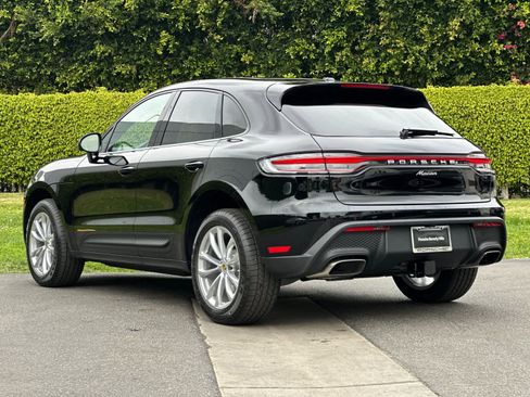 New 2026 Porsche Macan image 3