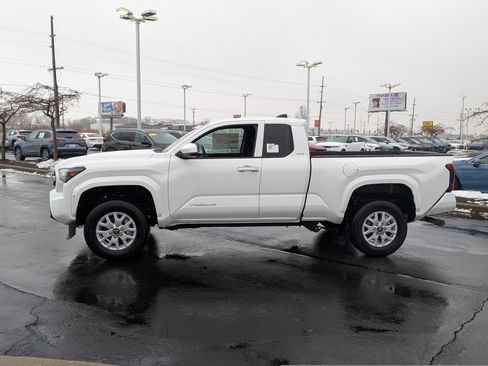 New 2026 Toyota Tacoma w/ SR5 Package image 4