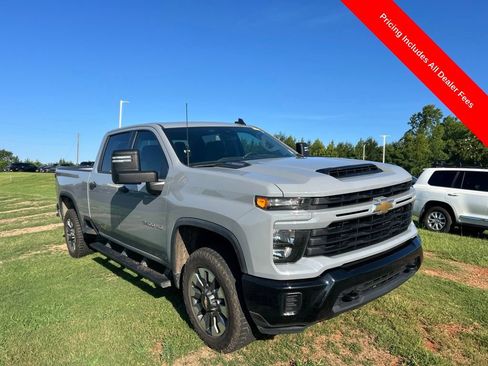 Used 2024 Chevrolet Silverado 2500 Custom w/ Custom Value Package AWD/4WD image 1