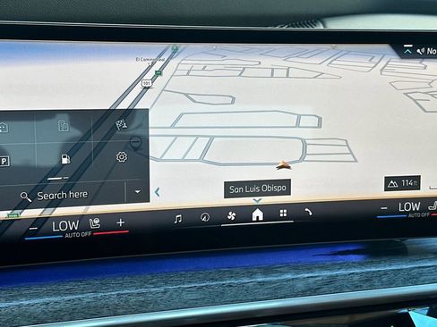 Used 2023 BMW 740i image 21