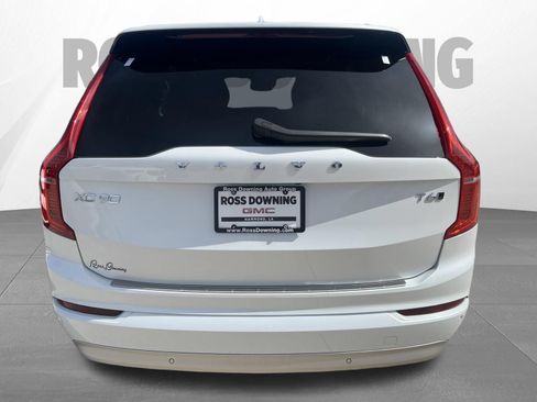 Used 2022 Volvo XC90 T6 Momentum w/ Advanced Package AWD/4WD image 5