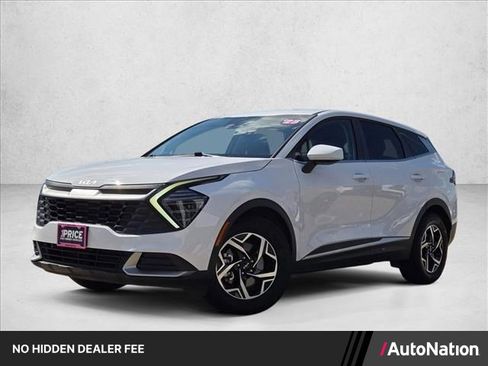Used 2025 Kia Sportage LX FWD image 1