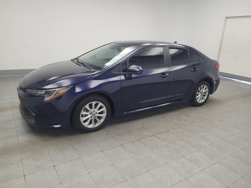 Used 2021 Toyota Corolla LE w/ LE Convenience Package image 2