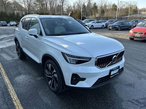 Certified 2023 Volvo XC40 B5 Plus w/ Protection Package Premier image 2