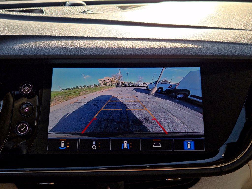 Used 2021 Buick Envision Avenir w/ Technology Package II FWD image 23