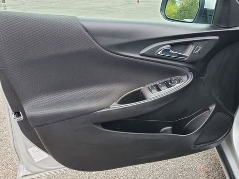 Used 2017 Chevrolet Malibu LT FWD image 8