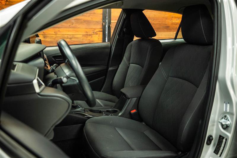 Used 2025 Toyota Corolla LE FWD image 9