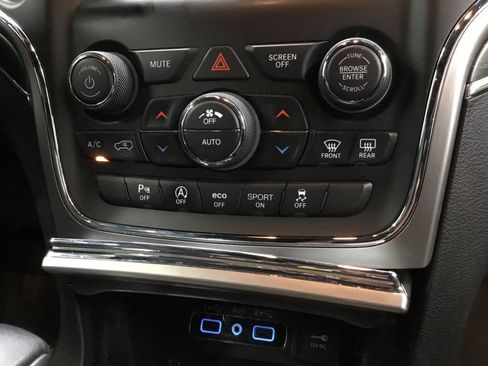 Used 2018 Jeep Grand Cherokee Limited AWD/4WD image 27