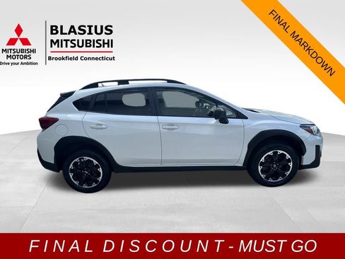 Used 2022 Subaru Crosstrek 2.0i image 5