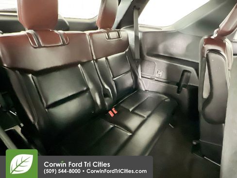 Used 2020 Ford Explorer Platinum image 16