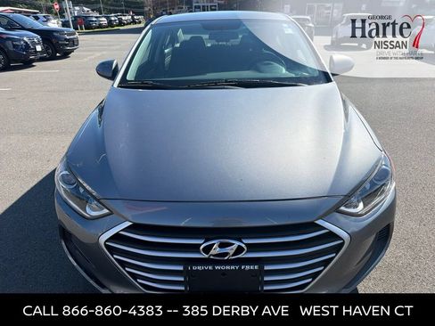 Used 2018 Hyundai Elantra SE w/ SE Connectivity Package 04 FWD image 1