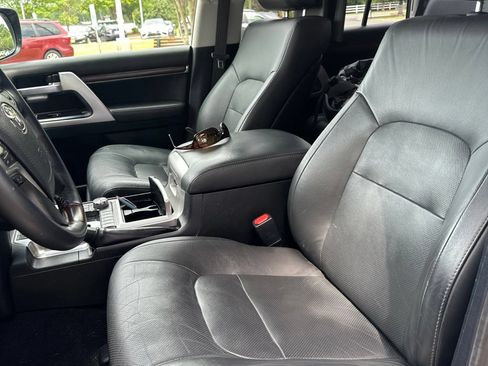 Used 2019 Toyota Land Cruiser AWD/4WD image 18