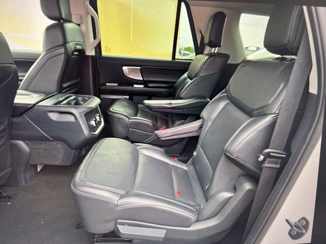 Used 2025 Ford Expedition Max Platinum AWD/4WD image 10
