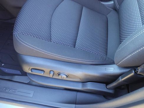 Used 2023 GMC Terrain SLE w/ Driver Convenience Package image 12