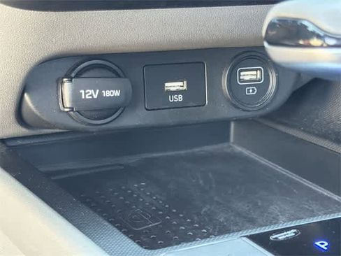 Certified 2022 Hyundai Elantra SEL w/ Convenience Package image 22