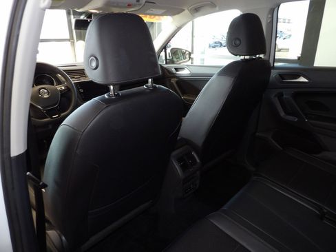 Used 2020 Volkswagen Tiguan SE image 21