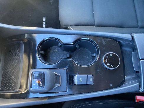 Used 2023 Nissan Rogue S image 30