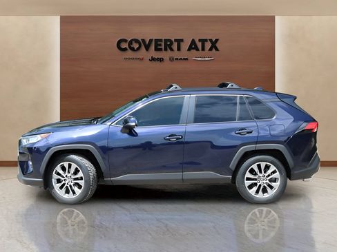 Used 2019 Toyota RAV4 XLE Premium w/ All Weather Liner Package FWD image 2