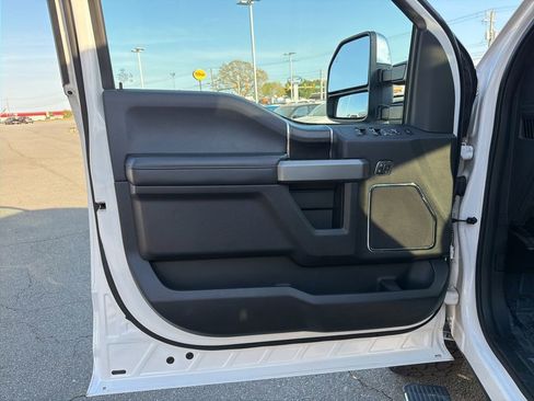 Used 2019 Ford F250 Platinum w/ Platinum Ultimate Package image 13