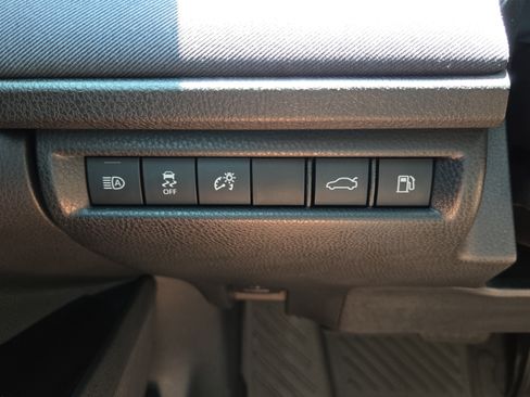 Used 2025 Toyota Camry LE FWD image 17