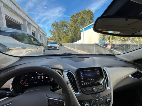 Used 2024 Chevrolet Malibu LT image 33