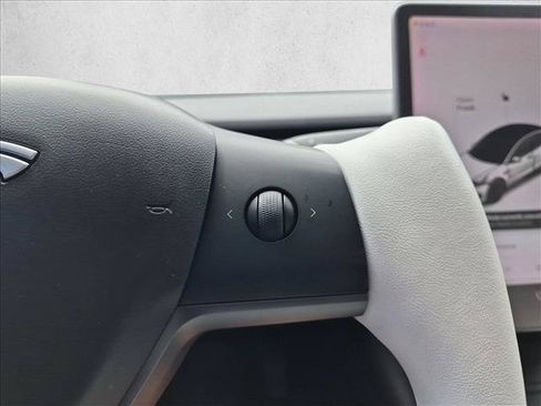 Used 2020 Tesla Model 3 Standard Range Plus RWD image 16