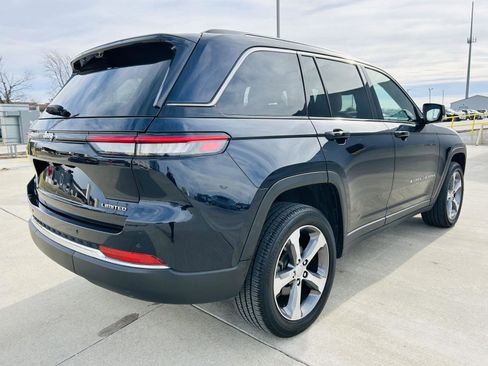 Used 2023 Jeep Grand Cherokee Limited w/ Luxury Tech Group II image 42