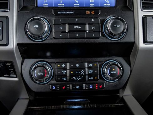 Used 2021 Ford F350 Lariat w/ Chrome Package image 26