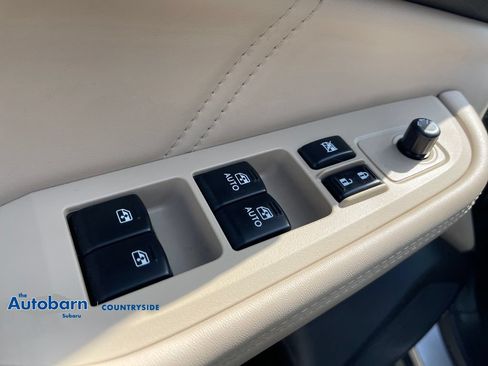 Used 2018 Subaru Outback 2.5i Limited AWD/4WD image 11