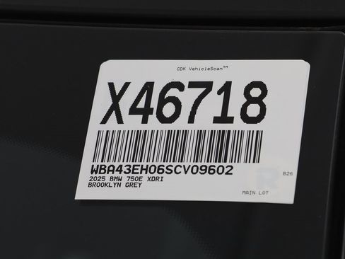 Certified 2025 BMW 750e xDrive w/ Executive Package image 27