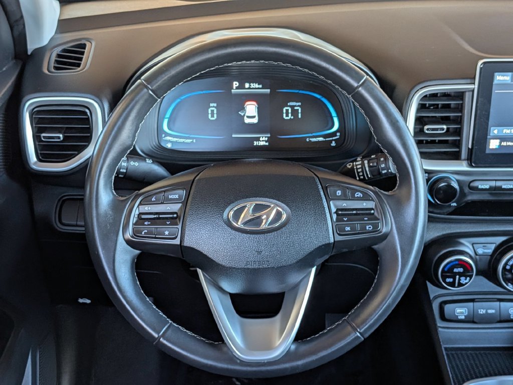 Used 2025 Hyundai Venue SEL FWD image 19