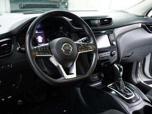 Used 2019 Nissan Rogue Sport S image 8