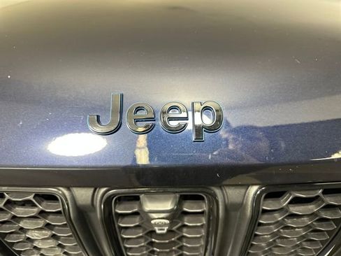 Used 2023 Jeep Grand Cherokee 30th Anniversary image 9