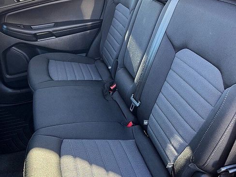 Used 2023 Ford Edge SE image 15