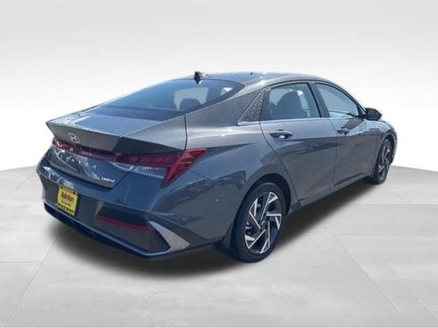 New 2026 Hyundai Elantra Limited FWD image 7