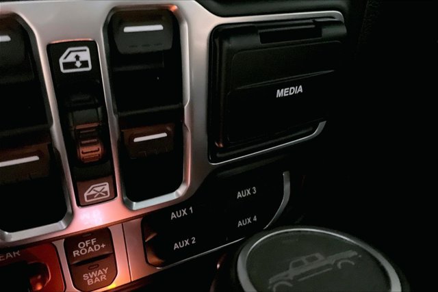 Used 2020 Jeep Gladiator Rubicon AWD/4WD image 33