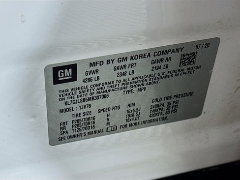 Used 2021 Chevrolet Trax LT w/ LT Convenience Package image 34