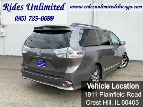 Used 2016 Toyota Sienna SE w/ SE Preferred Package FWD image 8