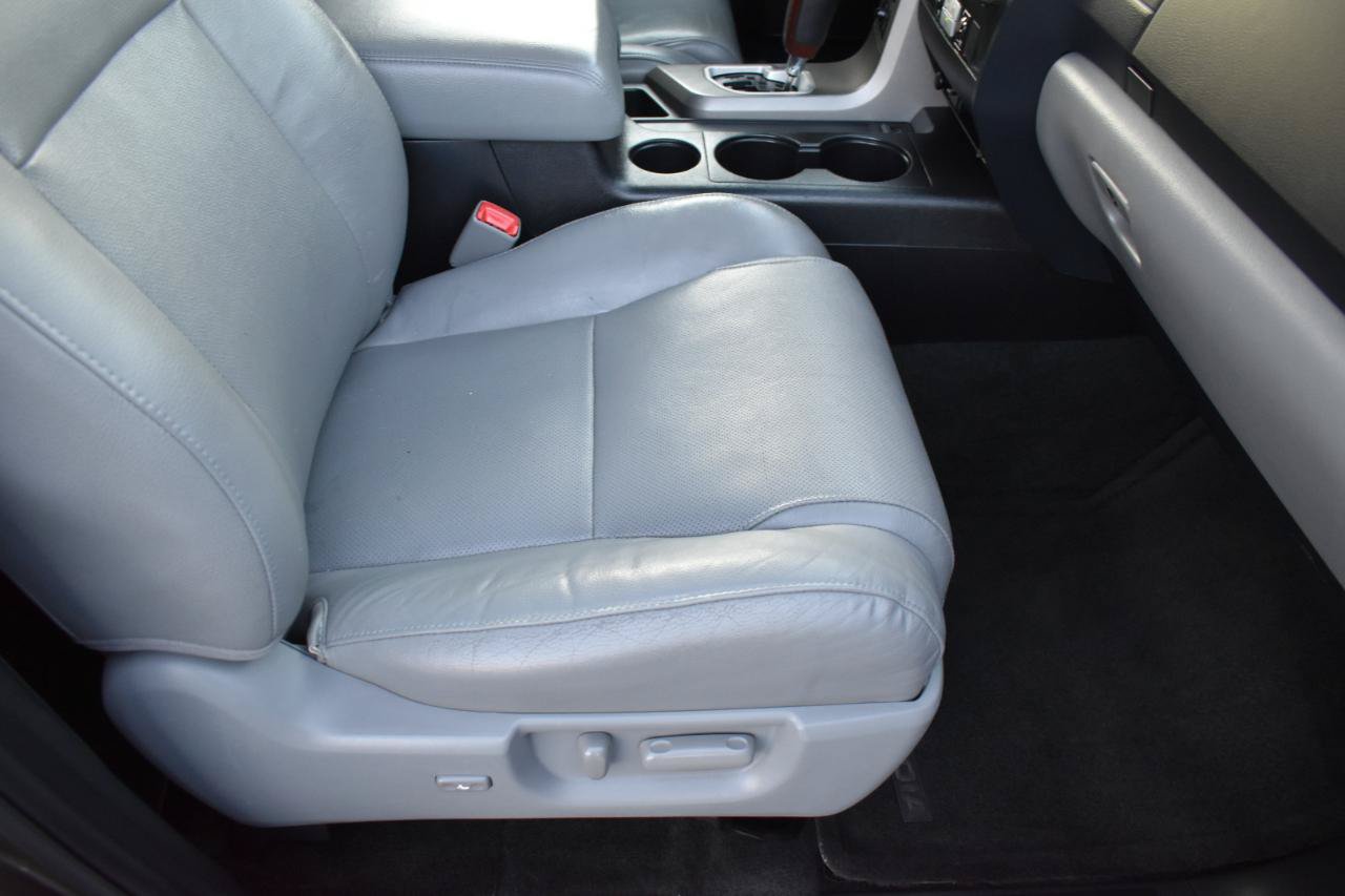 Used 2014 Toyota Sequoia Platinum RWD image 34