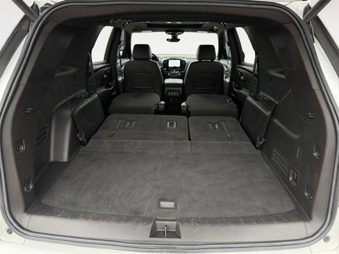 Used 2022 Chevrolet Traverse Premier image 23