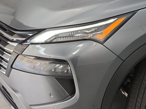 Certified 2024 Nissan Rogue SL FWD image 32