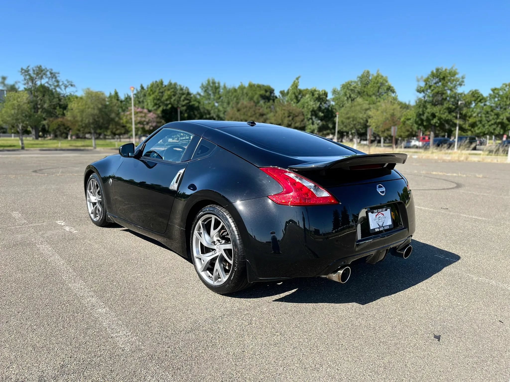 Used 2011 Nissan 370Z Touring w/ Sport Pkg RWD image 8