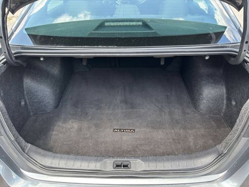 Used 2025 Nissan Altima 2.5 SV FWD image 27