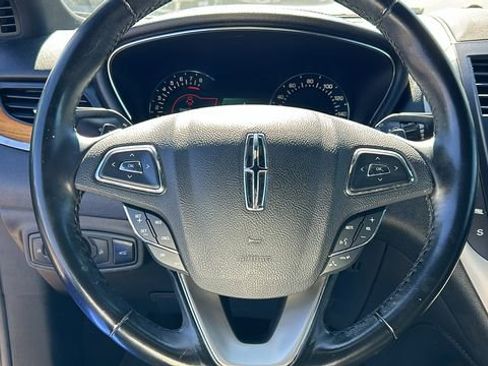 Used 2018 Lincoln MKC Select w/ Select Plus Package image 19