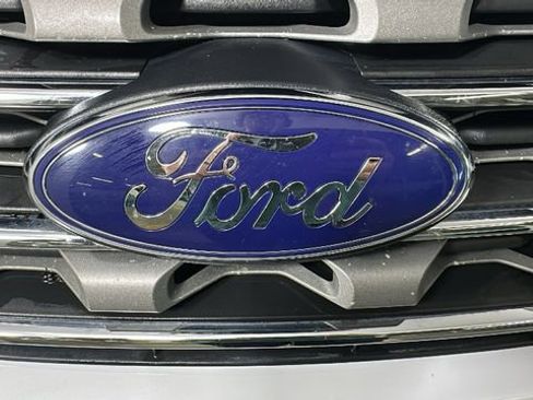 Used 2016 Ford Explorer XLT w/ Equipment Group 202A AWD/4WD image 9