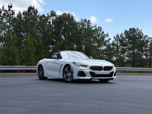 Used 2022 BMW Z4 M40i RWD image 34