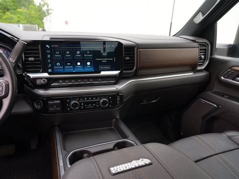 Certified 2024 Chevrolet Silverado 3500 High Country w/ High Country Premium Package AWD/4WD image 22